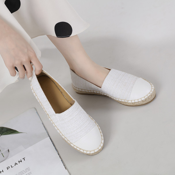 Veronika White Flats