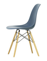 Vitra Eames Plastic Side Chair DSW - 83 Sea Blue - Golden Maple - Front