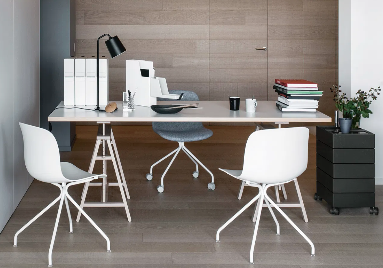 String Furniture – ADJUSTABLE WORK DESK – STRING WORKS