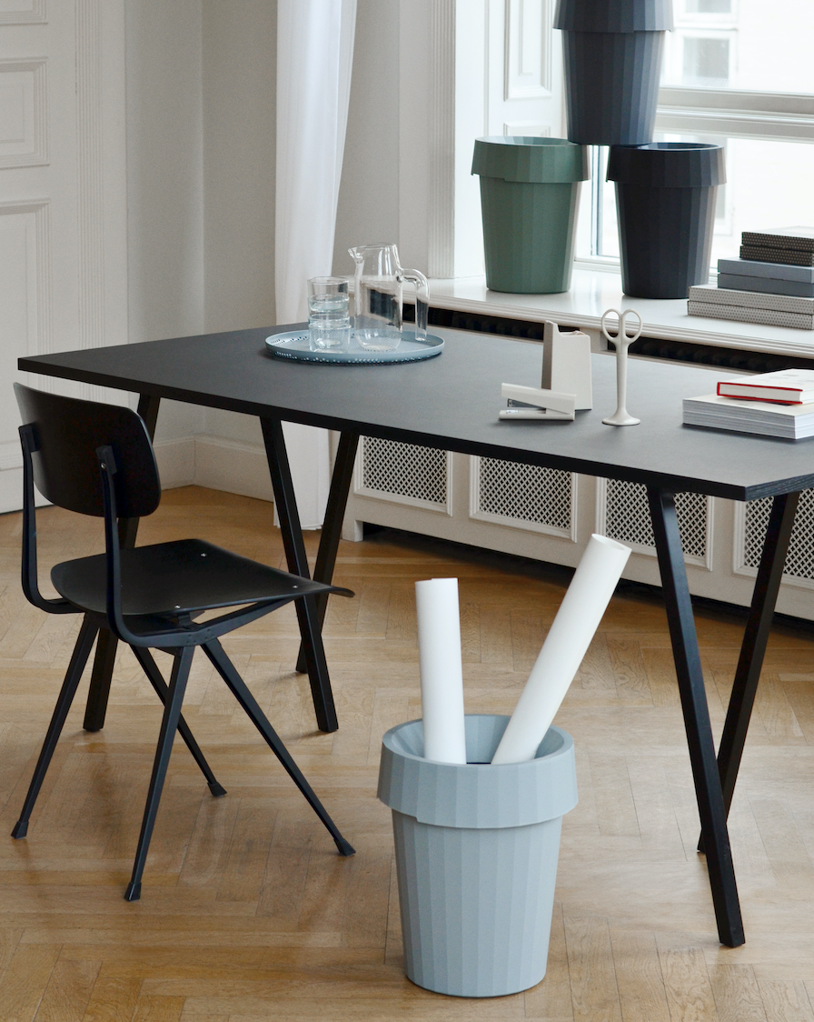 HAY Loop Stand Table