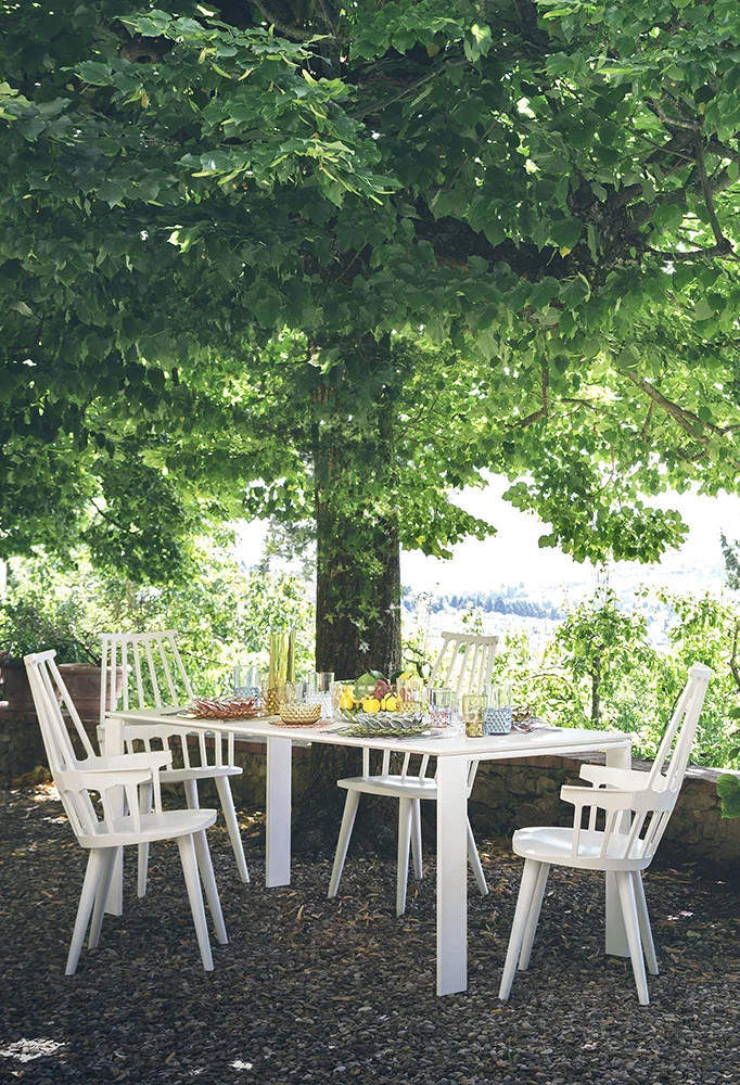 Kartell Four Outdoor Table with Comback Chairs