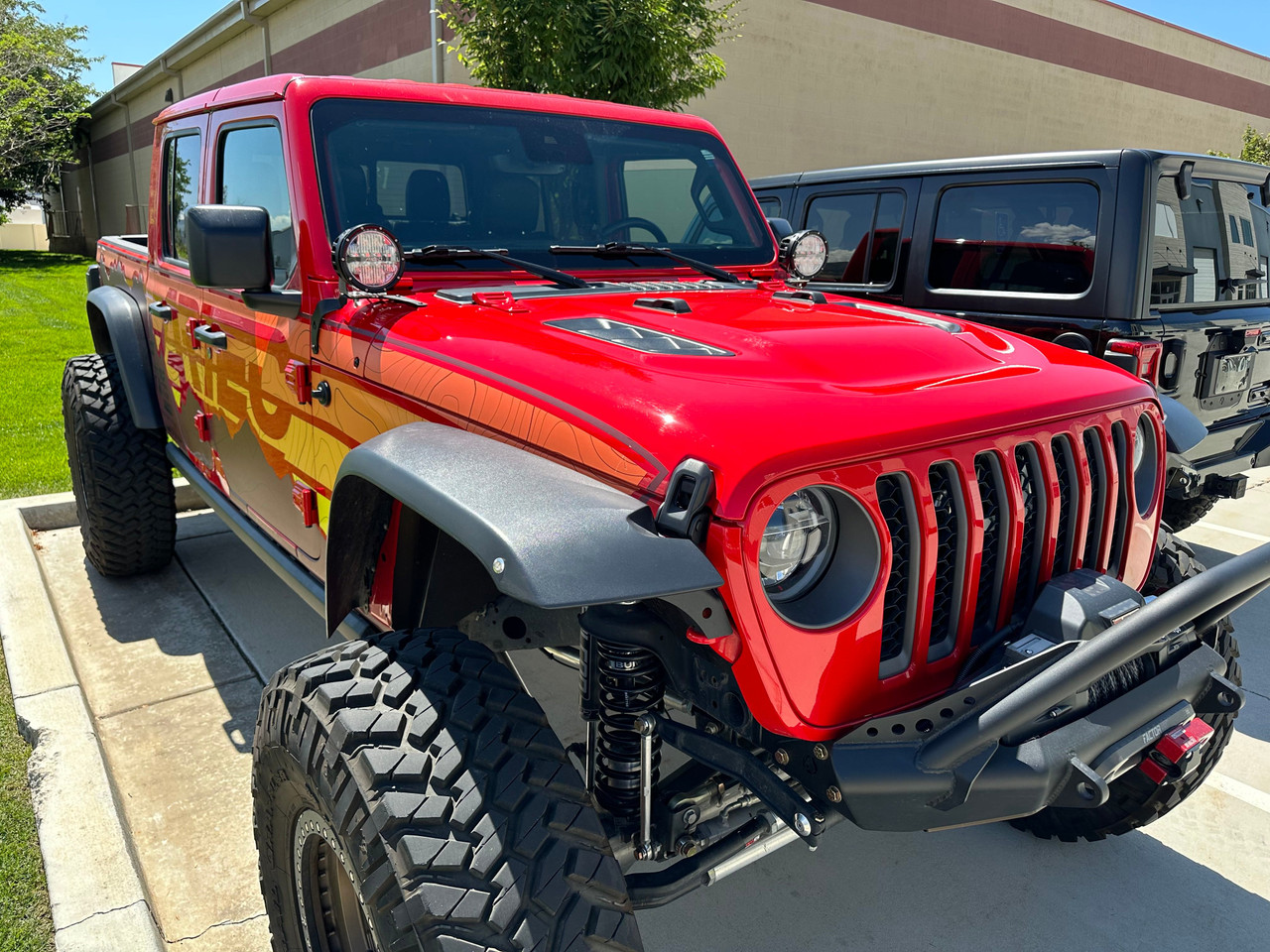 A-Pillar Single Light Surface Mounting Bracket | (18-25) Wrangler JL, (20-25) Gladiator JT, Excludes 392/Mojave | JL5606