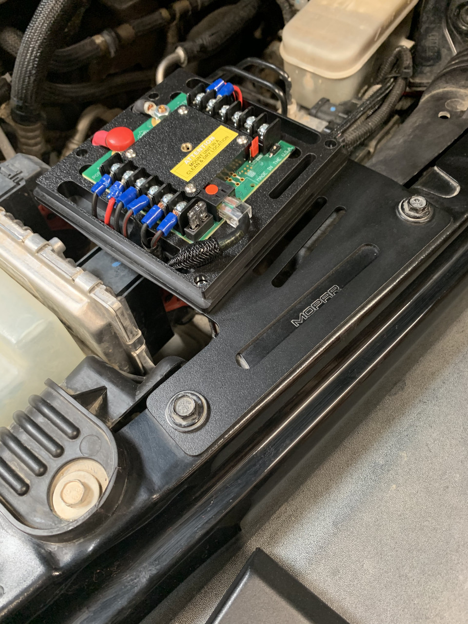 SourceLT Accessory Control System, Red | (07-08) Wrangler JK  | 873185