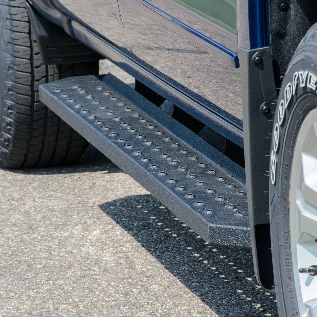 6-1/2"RidgeStep Running Boards, Black | (07-19) Silverado/Sierra 1500/2500HD/3500HD, Extended Cab, Extended Cab (gas) | 2055511