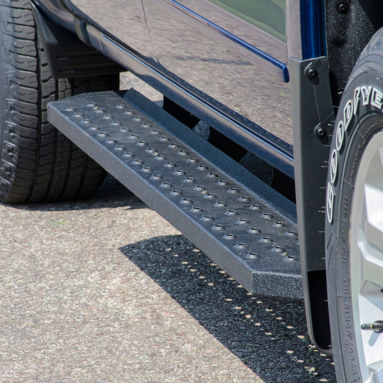 6-1/2"RidgeStep Running Boards, Black | (19-25) Silverado/Sierra 1500, Extended Cab | 2055551