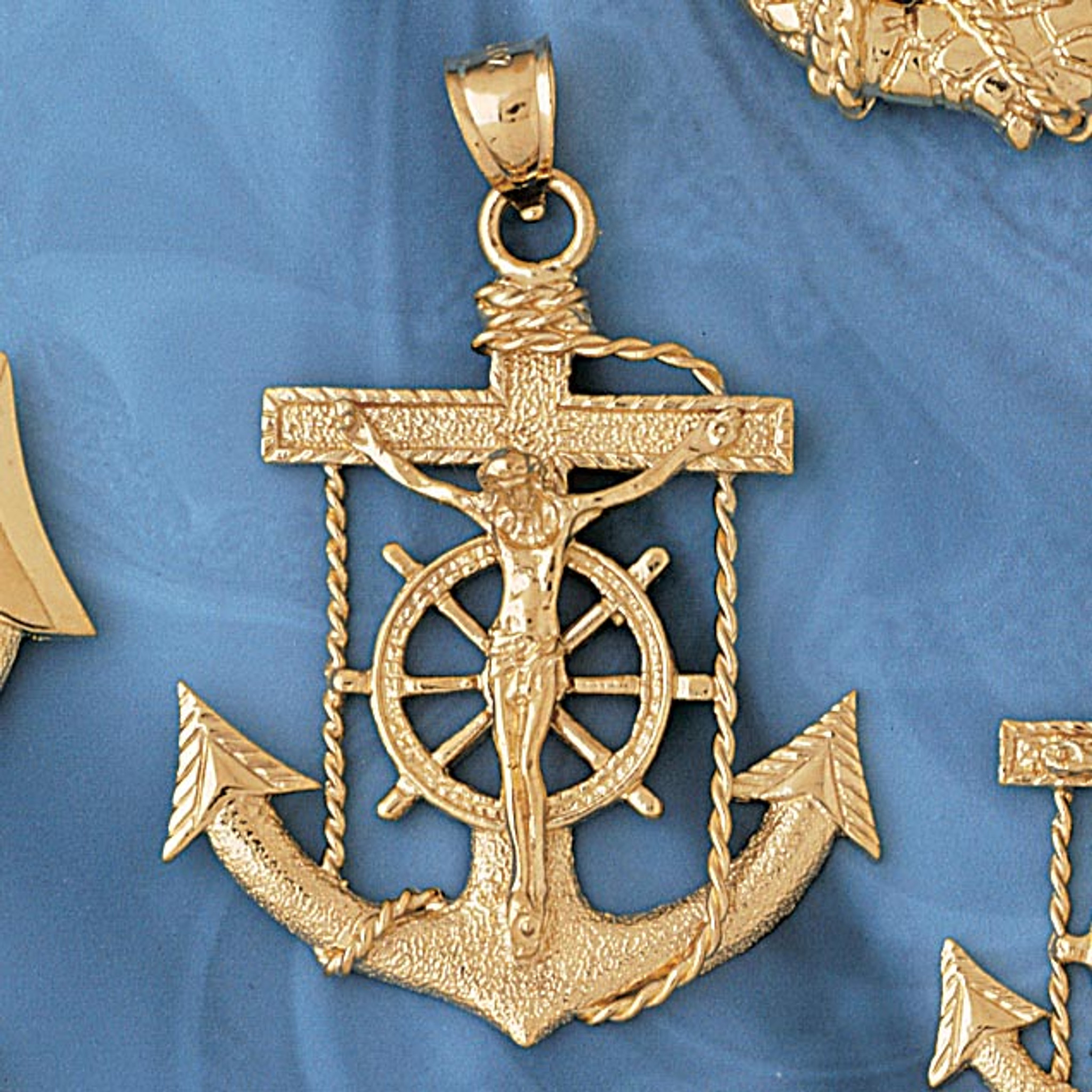 10 Anchor Charms Gold Tone Lovely Detailling GC369 