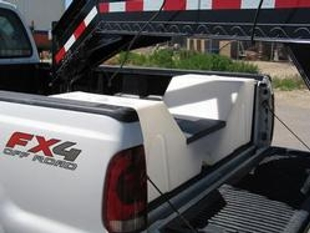 Pickup Bed Water Caddy