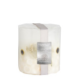This beautiful candle pays homage to nature with its integrated botanicals suspended in wax.