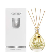 This beautiful candle pays homage to nature with its integrated botanicals suspended in fragrance oil.