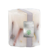 This beautiful candle pays homage to nature with its integrated botanicals suspended in wax.