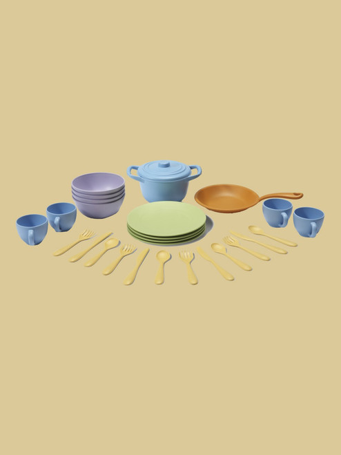 Cookware and Dining Set. 27 piece set - Recycled Materials