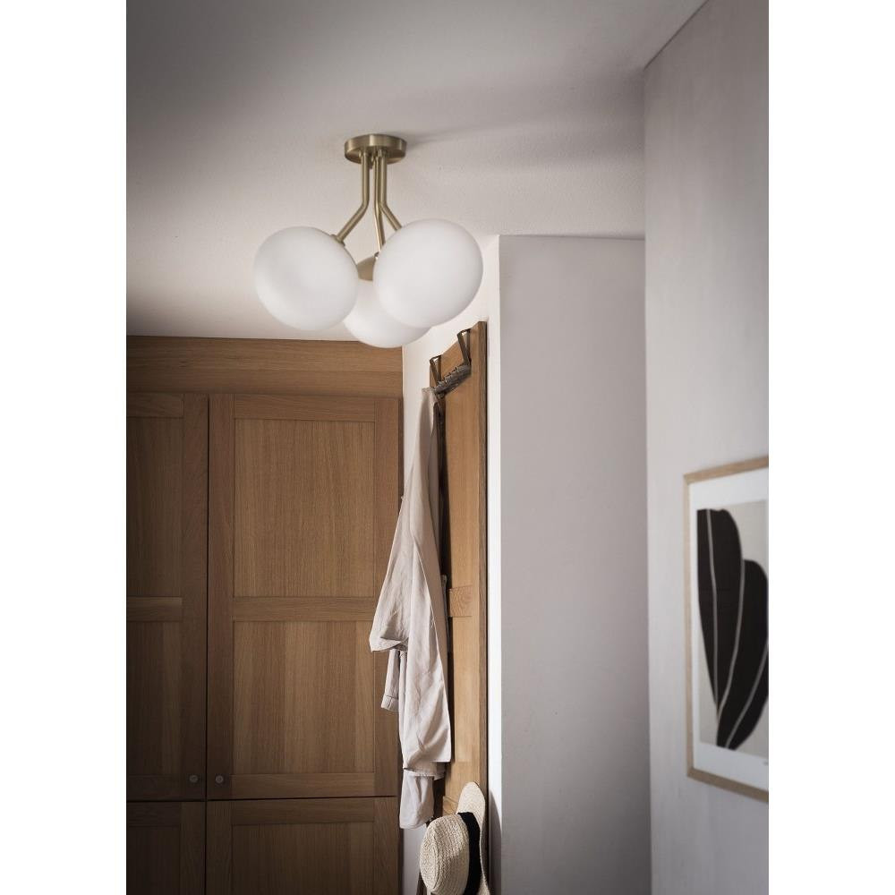 {"pim_id":"735_Estee_H134603_AGB_Design__Photo_Nicola_Brantmark2_1k","sku":"735_H134603","media_type":"media"}