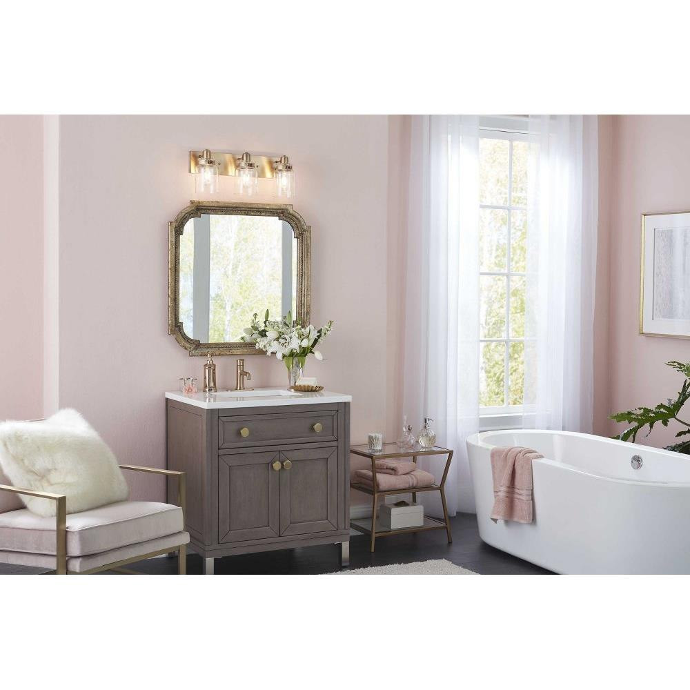 {"pim_id":"70_PROG_Calhoun_Vintage_Brass_Bathroom_RS_daytime_on_appshot_1k","sku":"70_P300045","media_type":"media"}