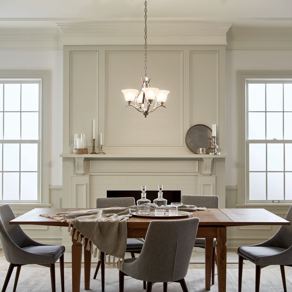 {"pim_id":"147_dining_dover_2019ni_overall_day_1b_v1_1k","sku":"147_2019NI","media_type":"media"}