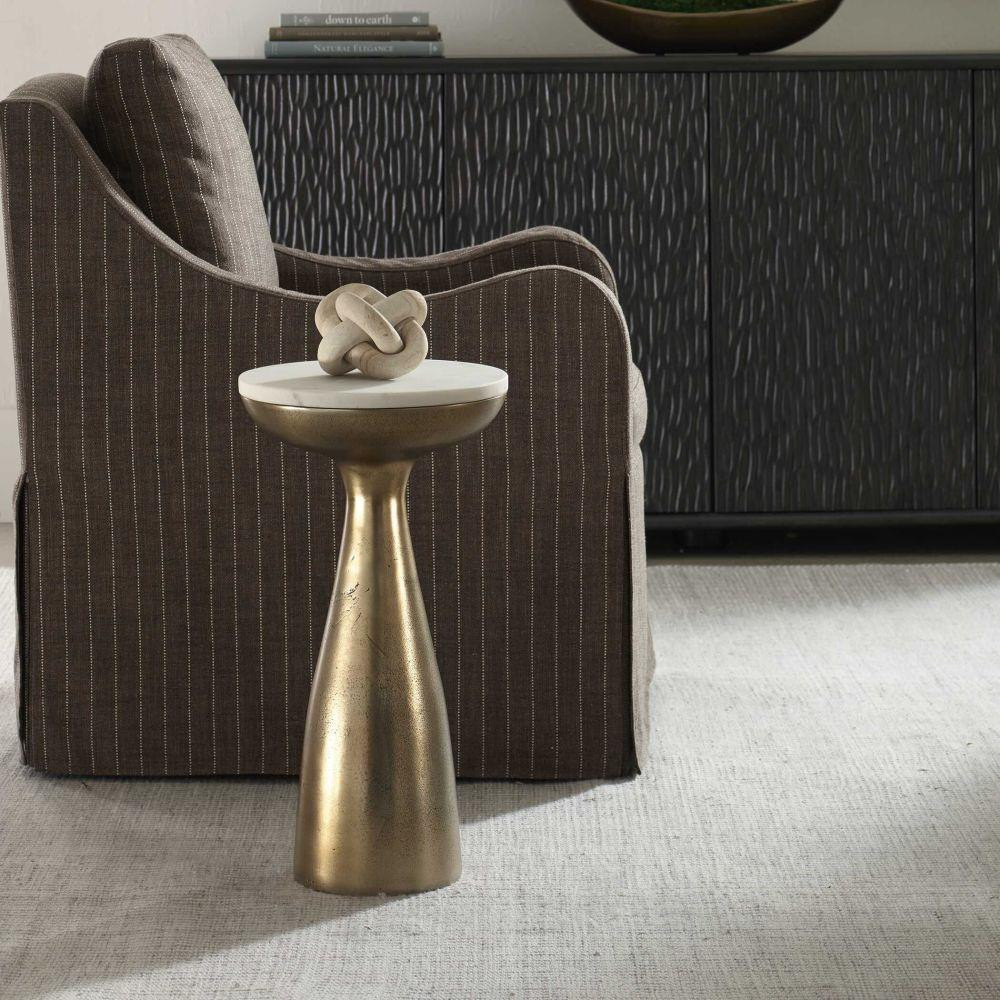 {"pim_id":"208_furn_7598_50250_b_v1_1k","sku":"208_50250","media_type":"media"}