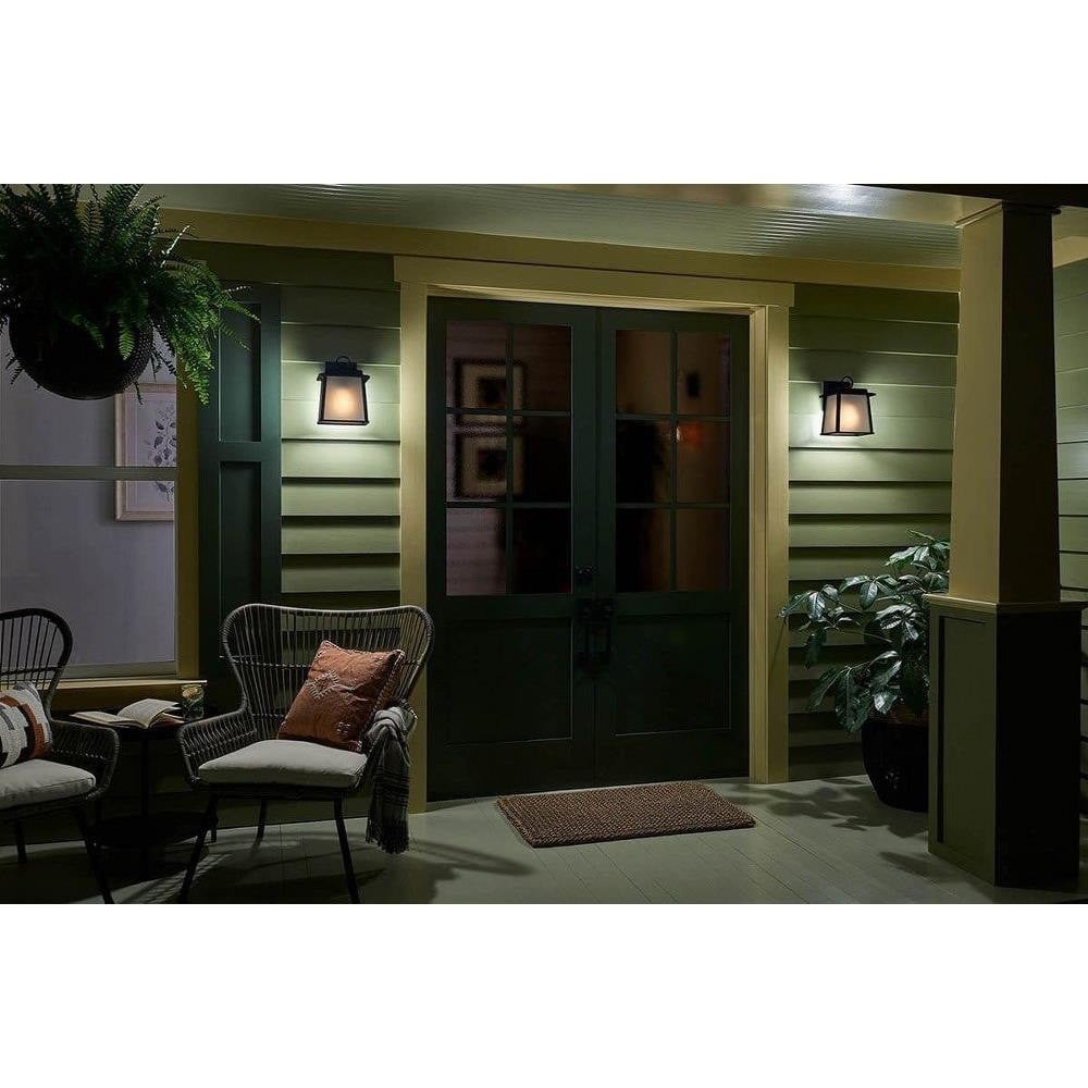{"pim_id":"147_exterior_noward_59105bk_overall_night_1a_1k","sku":"147_59105","media_type":"media"}