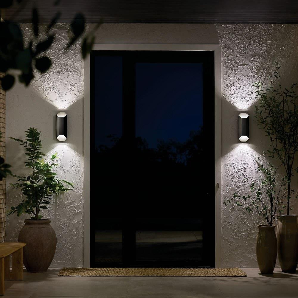 {"pim_id":"147_Exterior_Estella_49607BK_Overall_Night_1B_1k","sku":"147_49607BKLED","media_type":"media"}