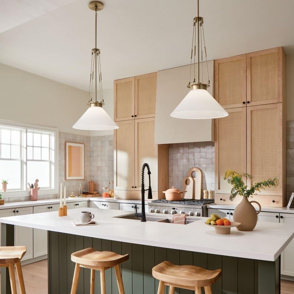 {"pim_id":"147_Kitchen_Albers_52581CPZ_Overall_Day_1B_1k","sku":"147_52581","media_type":"media"}
