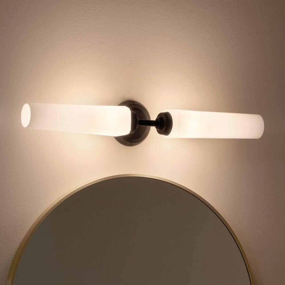 {"pim_id":"147_55075bk_bathroom_truby_overall_night_1b_pdpprimary_alternate_stackedbtm_1k","sku":"147_55075","media_type":"media"}