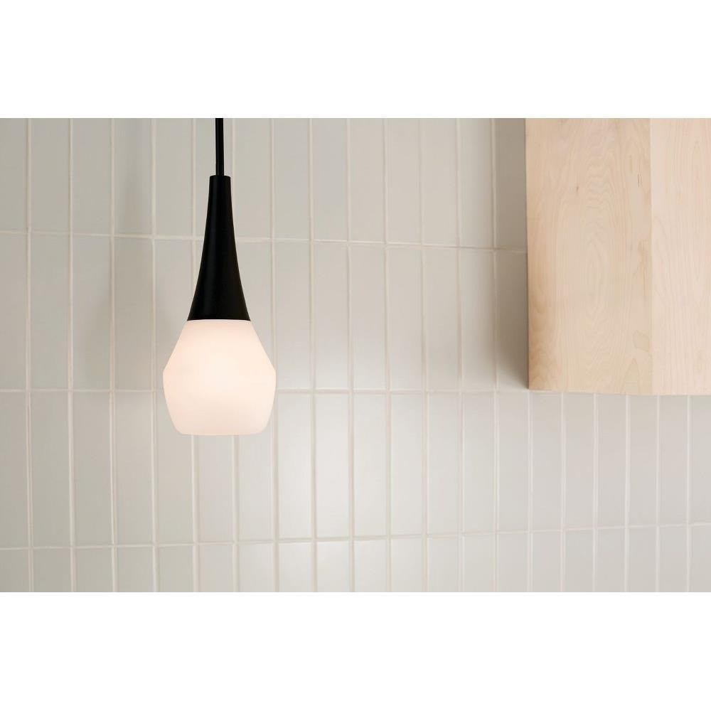 {"pim_id":"147_Kitchen_Deela_52529BK_Mid_Day_1A_1k","sku":"147_52529","media_type":"media"}