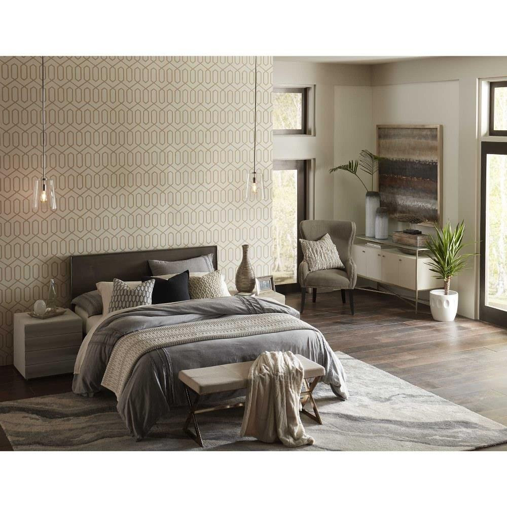 {"pim_id":"70_PROG_Clarion_Bedroom_appshot_1k","sku":"70_P500241","media_type":"media"}