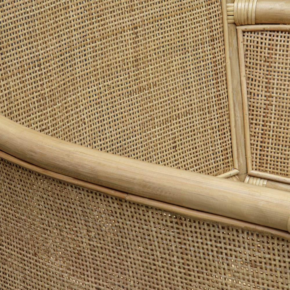 {"pim_id":"208_furn_7392_23936_a6_new_2k","sku":"208_23936","media_type":"media"}