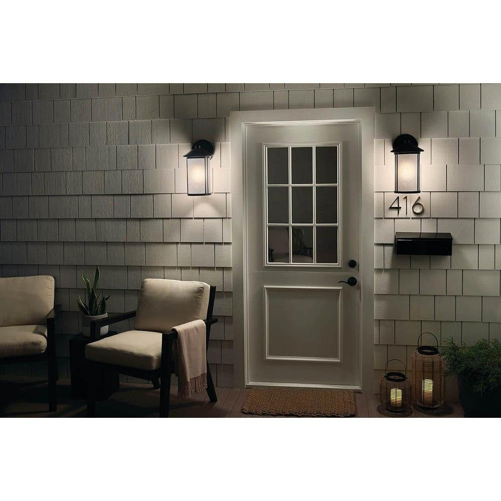 {"pim_id":"147_exterior_lombard_59100bk_overall_night_1a_1k","sku":"147_59100","media_type":"media"}