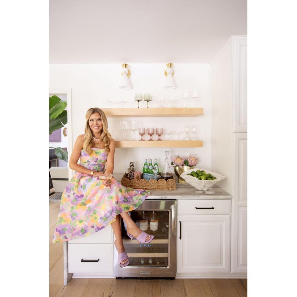 {"pim_id":"735_Mona_H908101_AGB_Design_Megan_Molten_meganmolten_Photo_Margaret_Wright_13_new_1k","sku":"735_H908101-AGB","media_type":"media"}