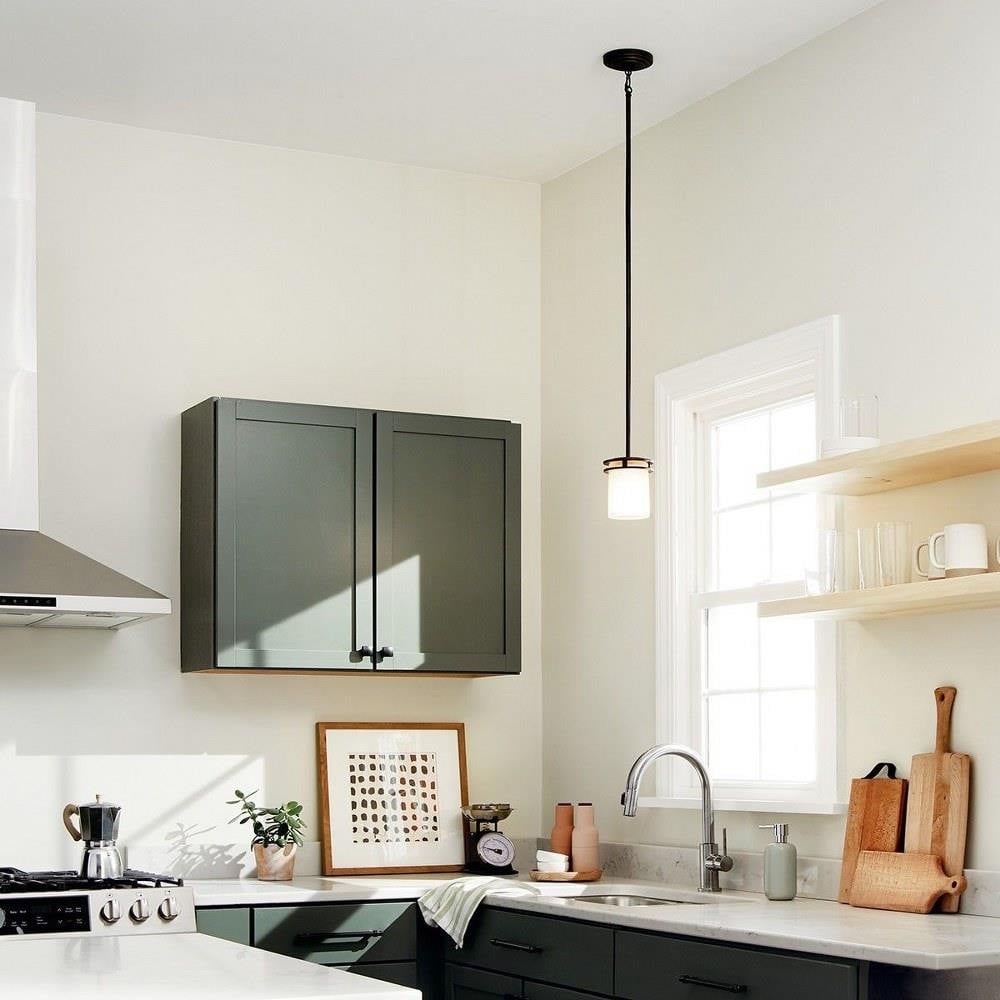 {"pim_id":"147_kitchen_hendrik_3475oz_overall_day_1b_1k","sku":"147_3475","media_type":"media"}