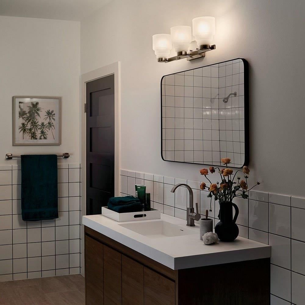{"pim_id":"147_bathroom_vionnet_55012ni_overall_night_1b_1k","sku":"147_55012","media_type":"media"}