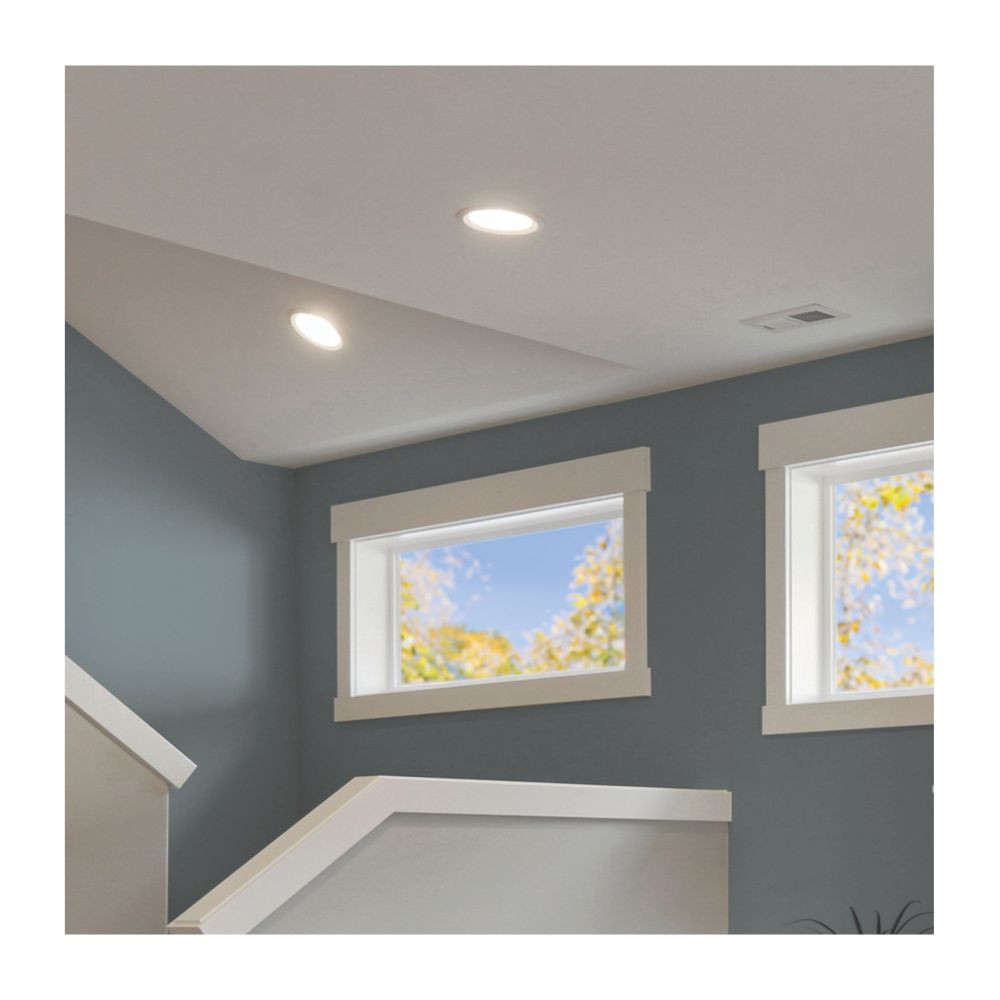 {"pim_id":"400_s11884_200_v1_1k","sku":"400_S11884","media_type":"media"}
