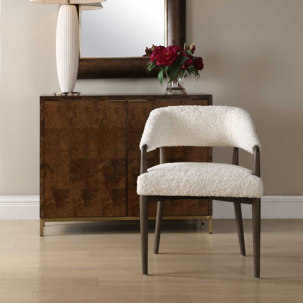 {"pim_id":"208_furn_8513_53140_b_v1_1k","sku":"208_53140","media_type":"media"}