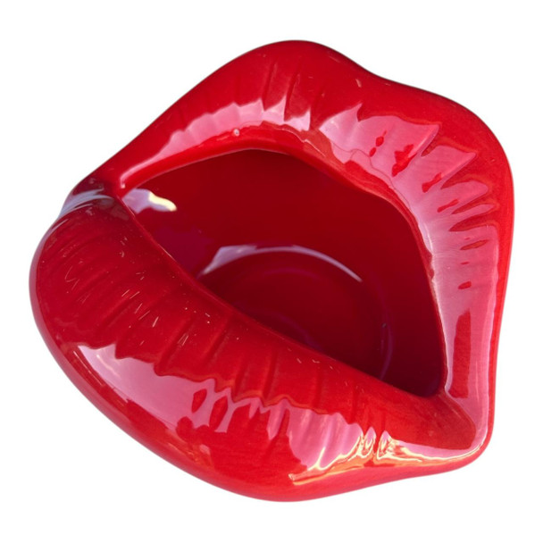 Red Lips Ash Tray