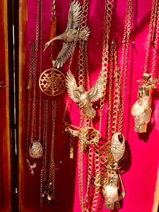 Totomoto Jewels Classic Honey Eater necklace Totomoto Jewels Classic Honey Eater necklace