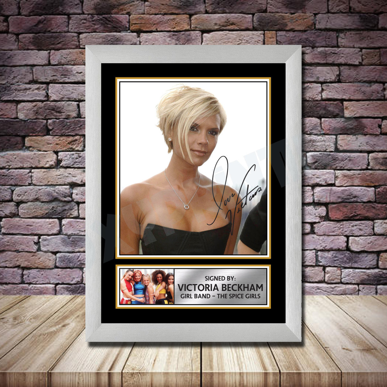 Victoria Beckham 直筆？サイン入り写真 COA証明書付き Personalised Signed Music Face Mask UK | Fancy Dress Party Mask