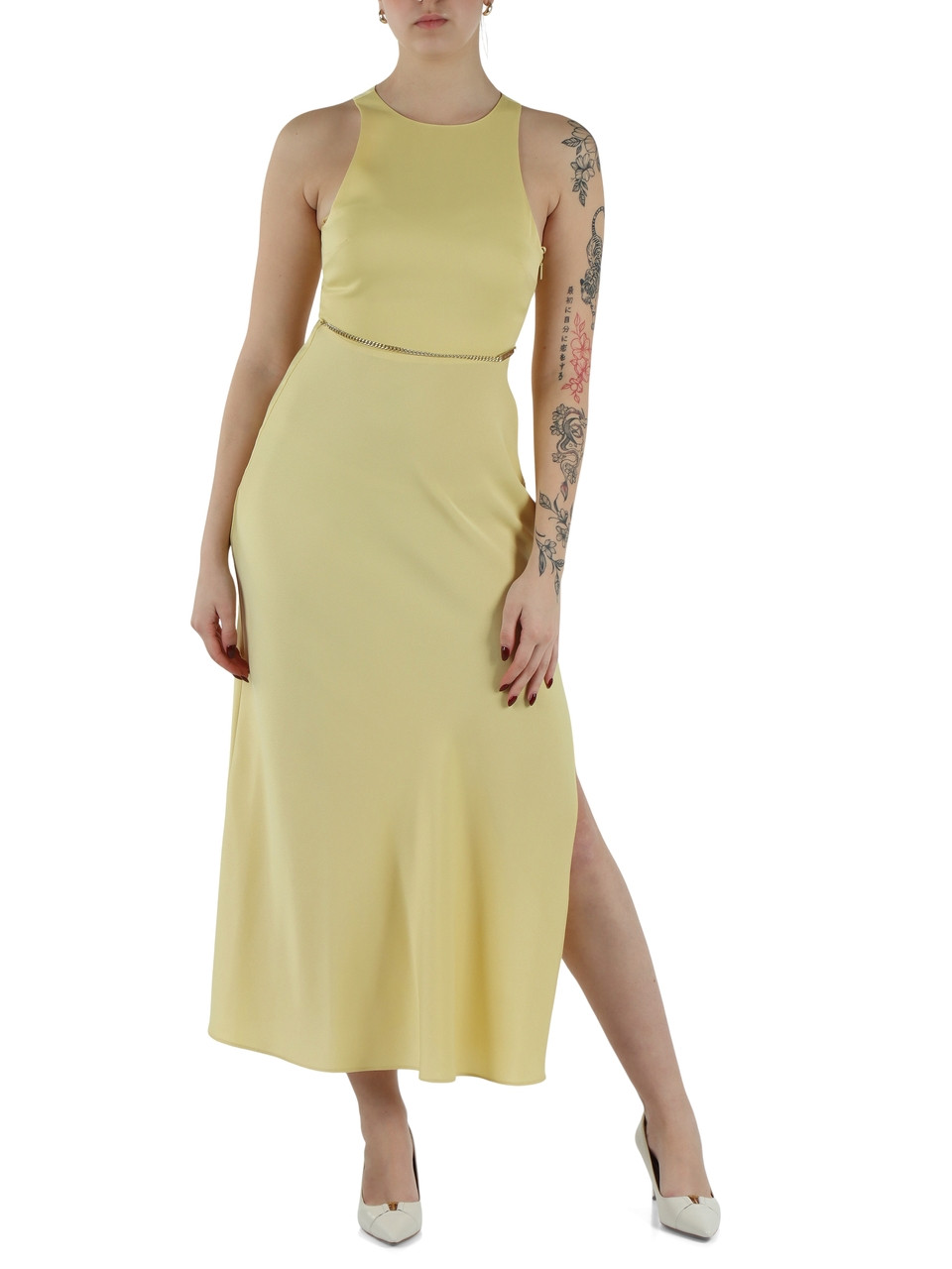 GIALLO | Abito midi in tessuto fluido con catena logo