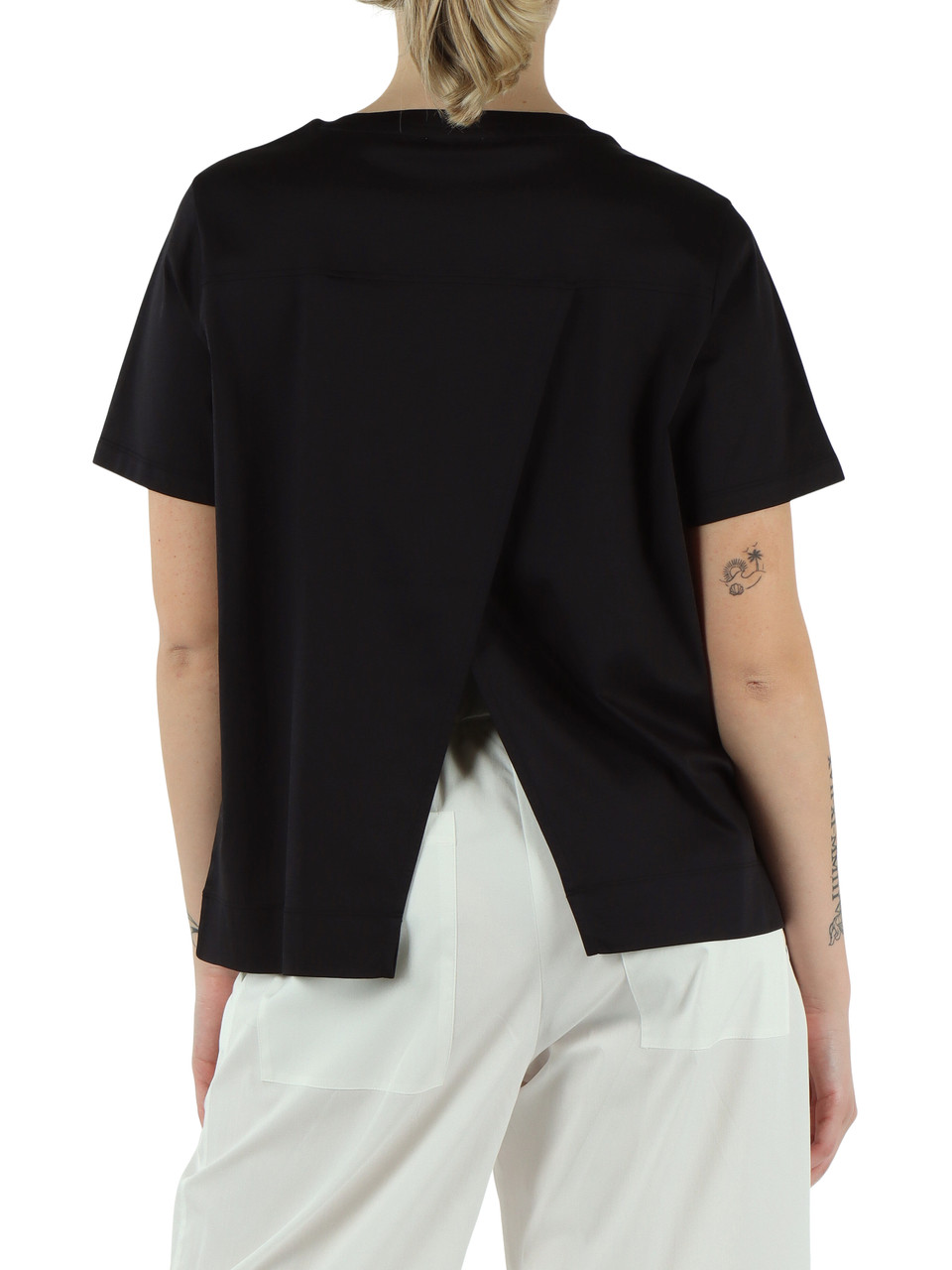 NERO | T-shirt in cotone con spacco posteriore