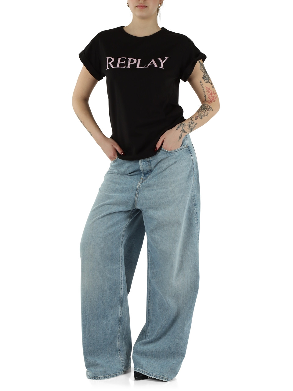 NERO | T-shirt in cotone con scritta logo frontale