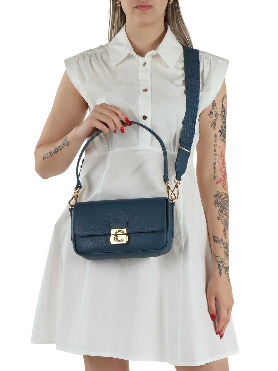 BLAU | Schultertasche aus genarbtem Leder C-ME LOCK Medium