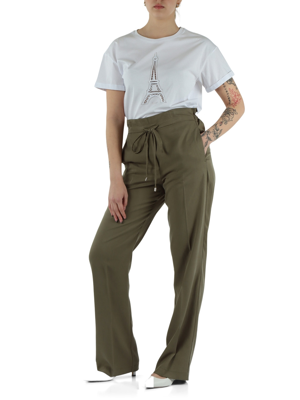 WEISS | BETTER: Baumwoll-T-Shirt mit Stickereien und Strasssteinen