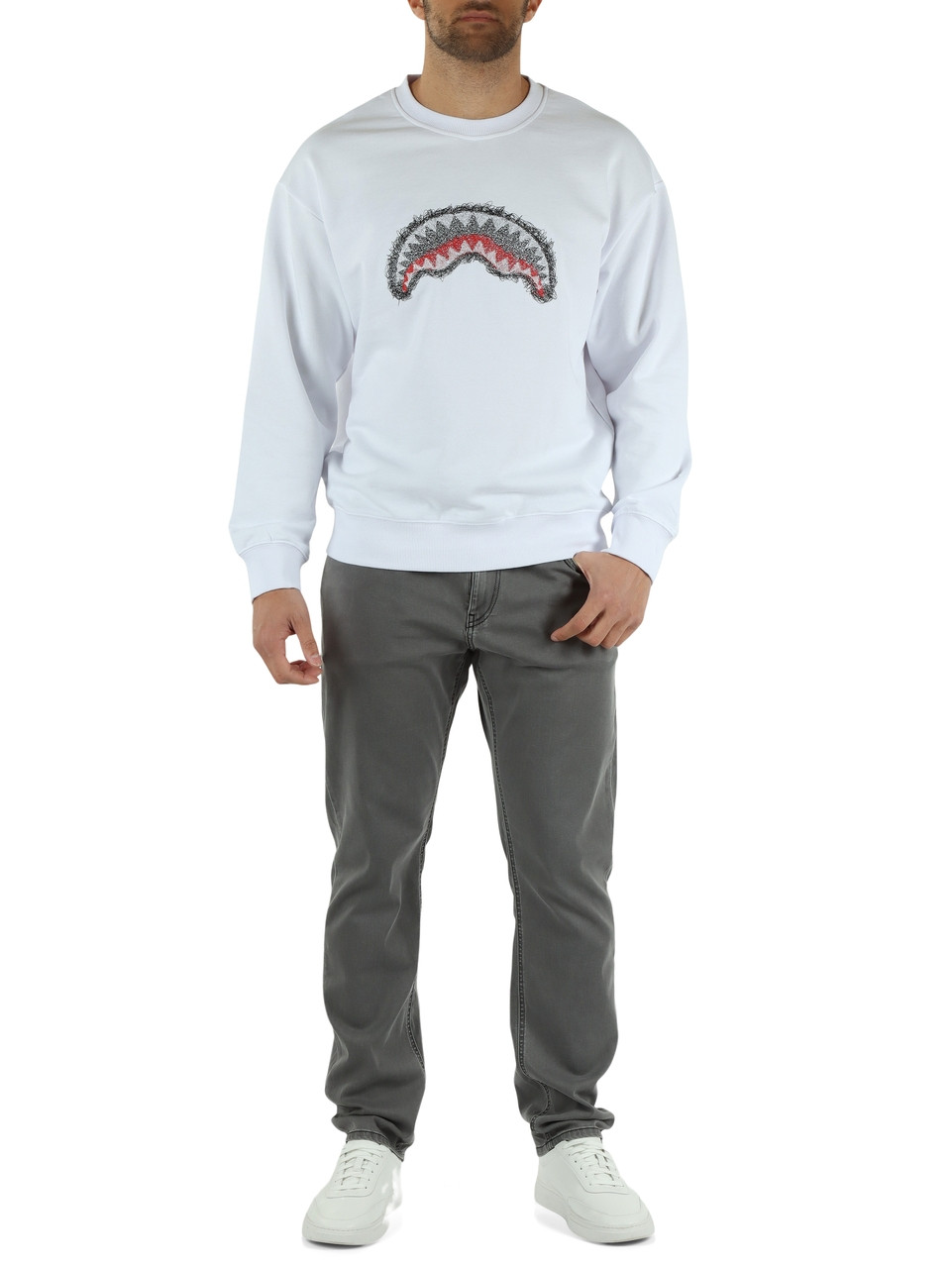 WEISS | Rundhals-Sweatshirt SCRIBBLE EMBROIDERY SHARK