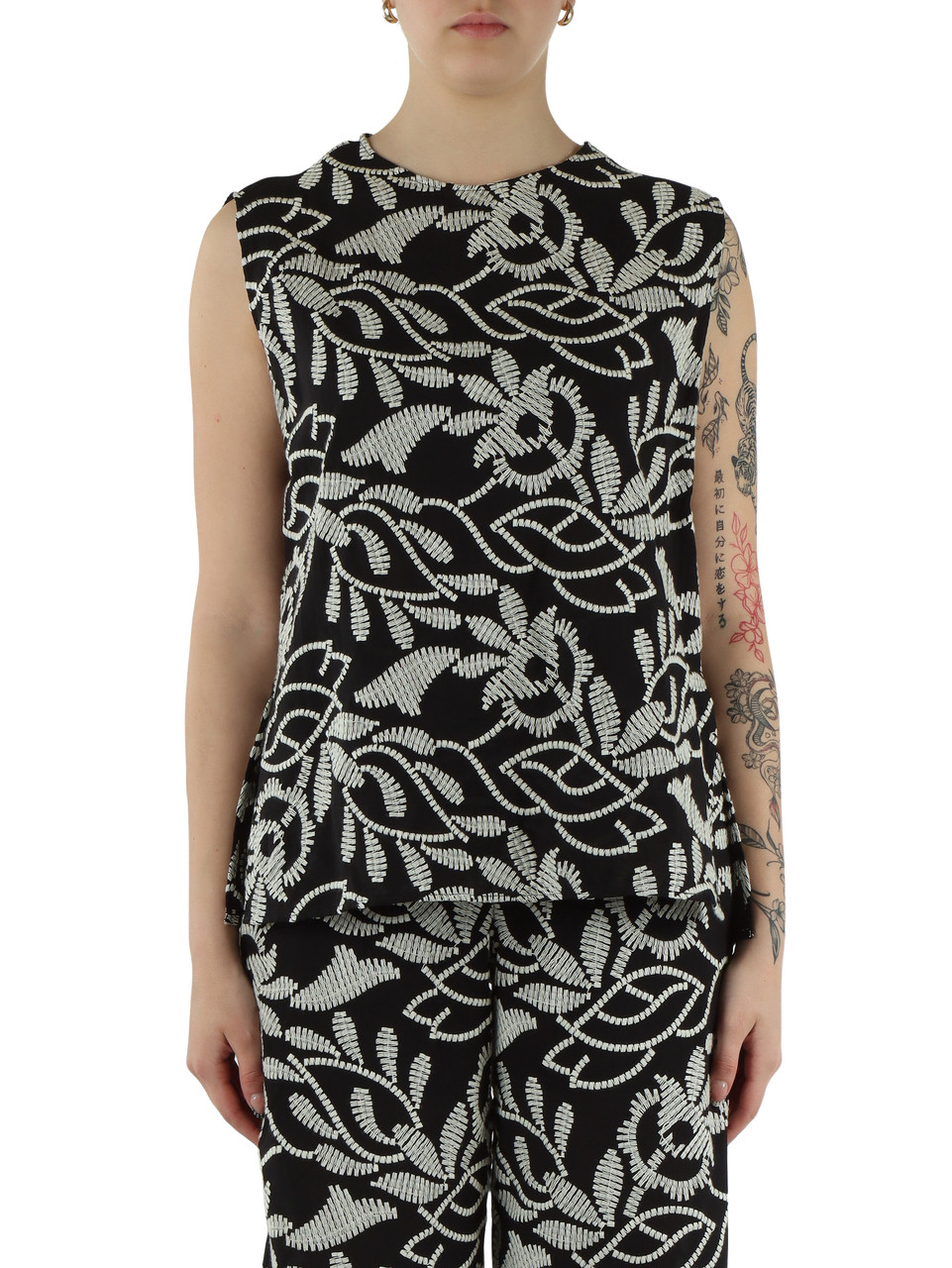 NERO | Top ricamato in cotone