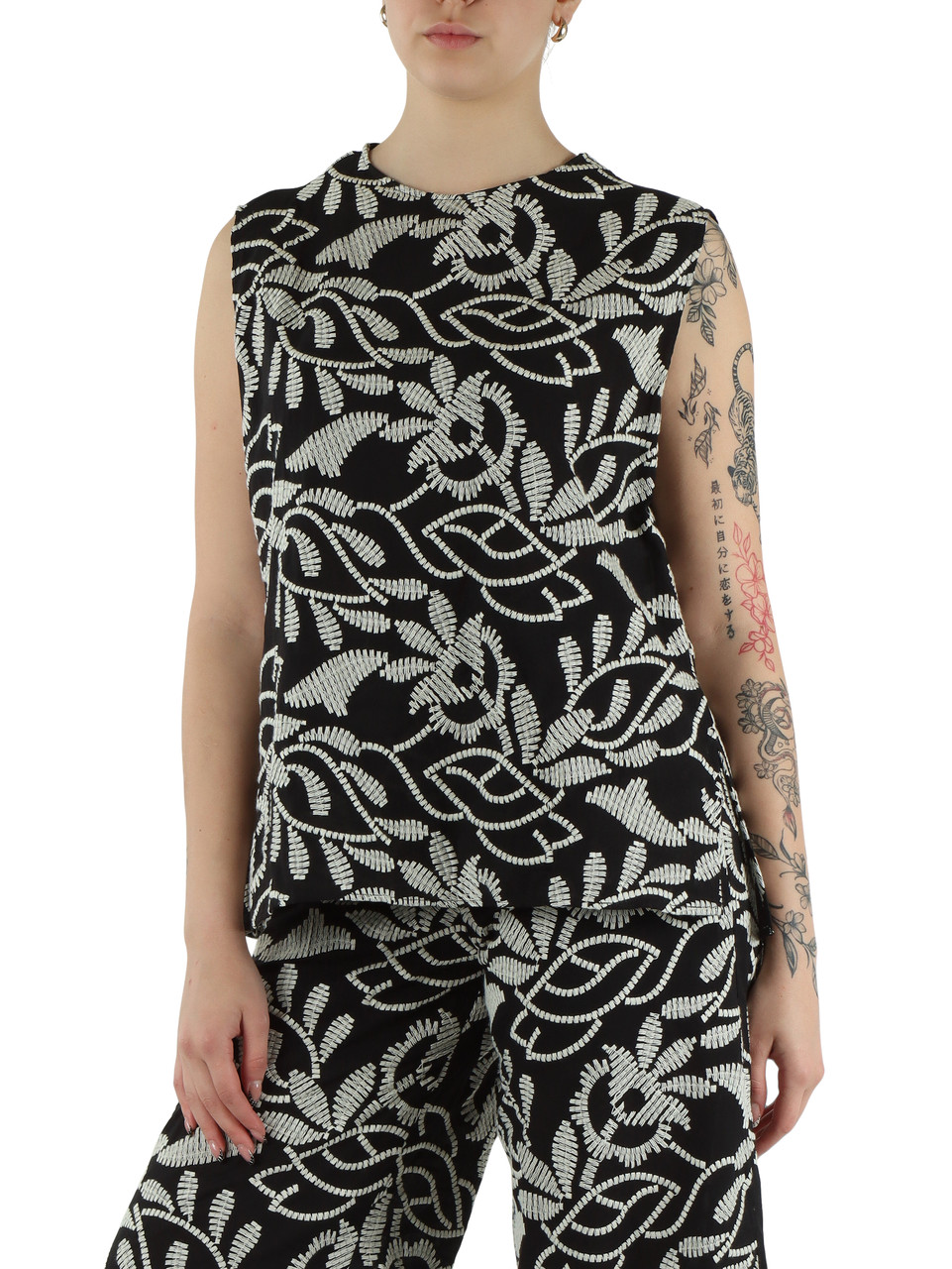 NERO | Top ricamato in cotone