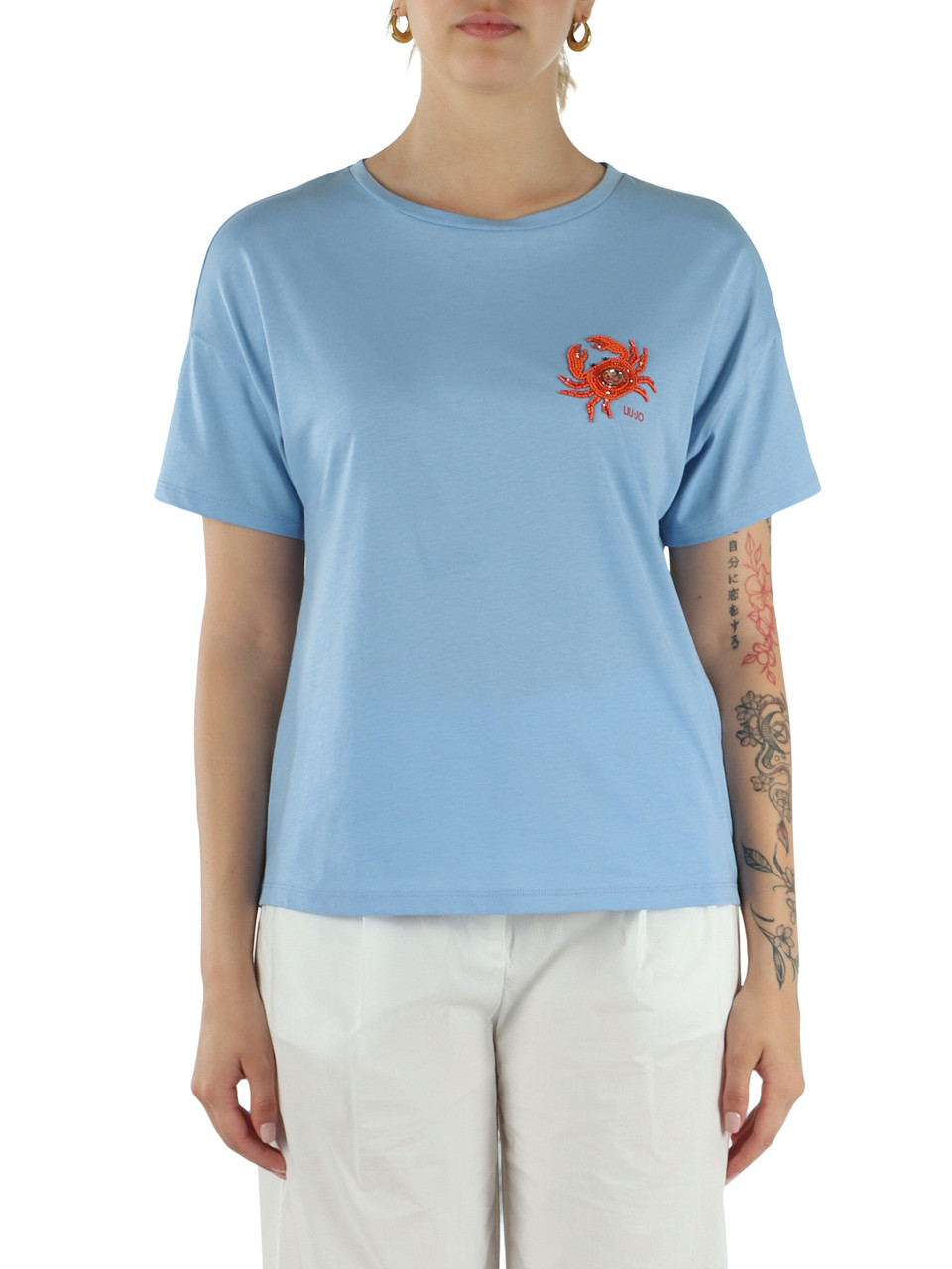 AZZURRO POLVERE | BETTER: T-shirt in cotone con perline ricamate