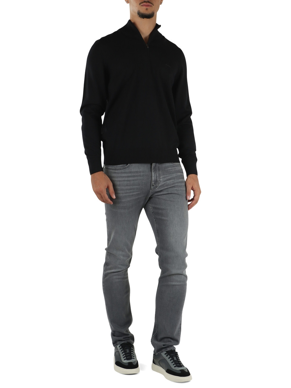 NERO | Maglia mezza zip in lana vergine con ricamo logo