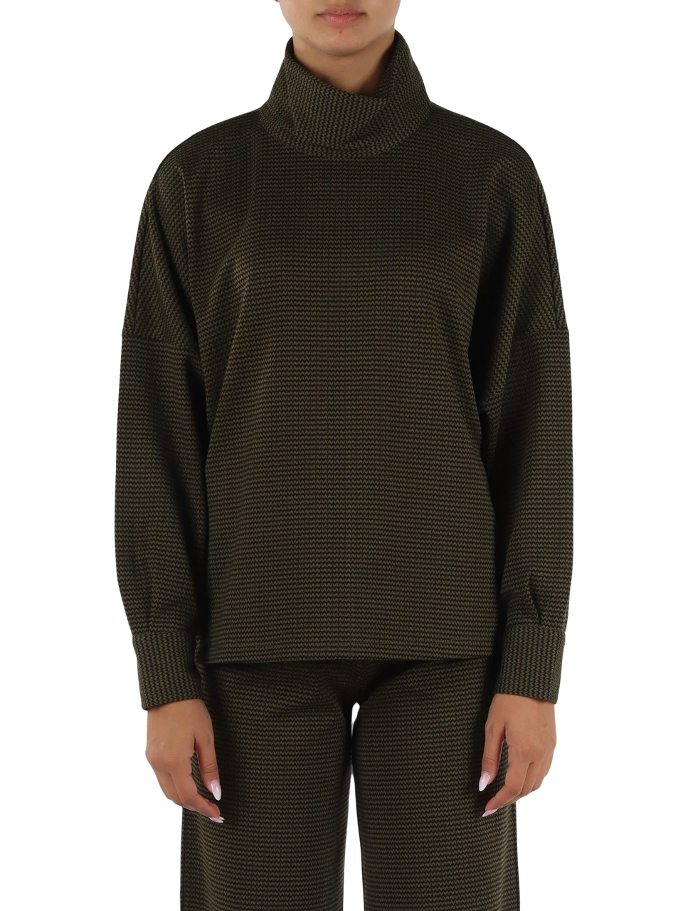 VERDE | Maglia in misto viscosa con collo alto