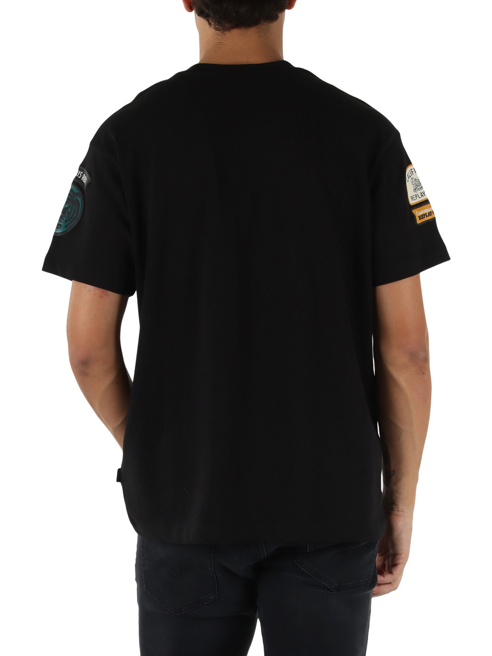 NERO | T-shirt in cotone con stampe e patch a contrasto