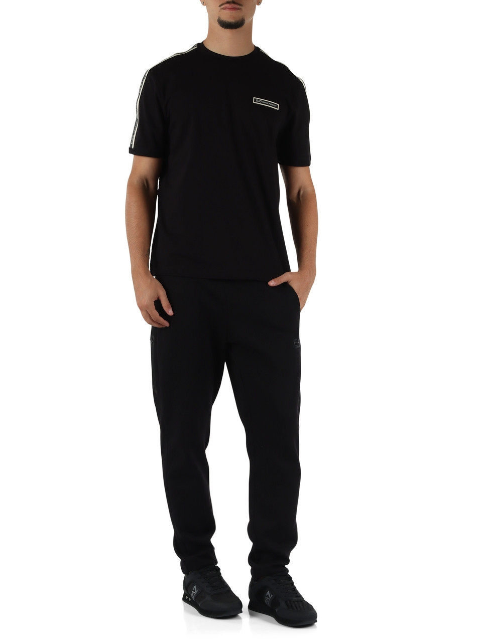 NERO | T-shirt in cotone stretch regular fit con patch logo