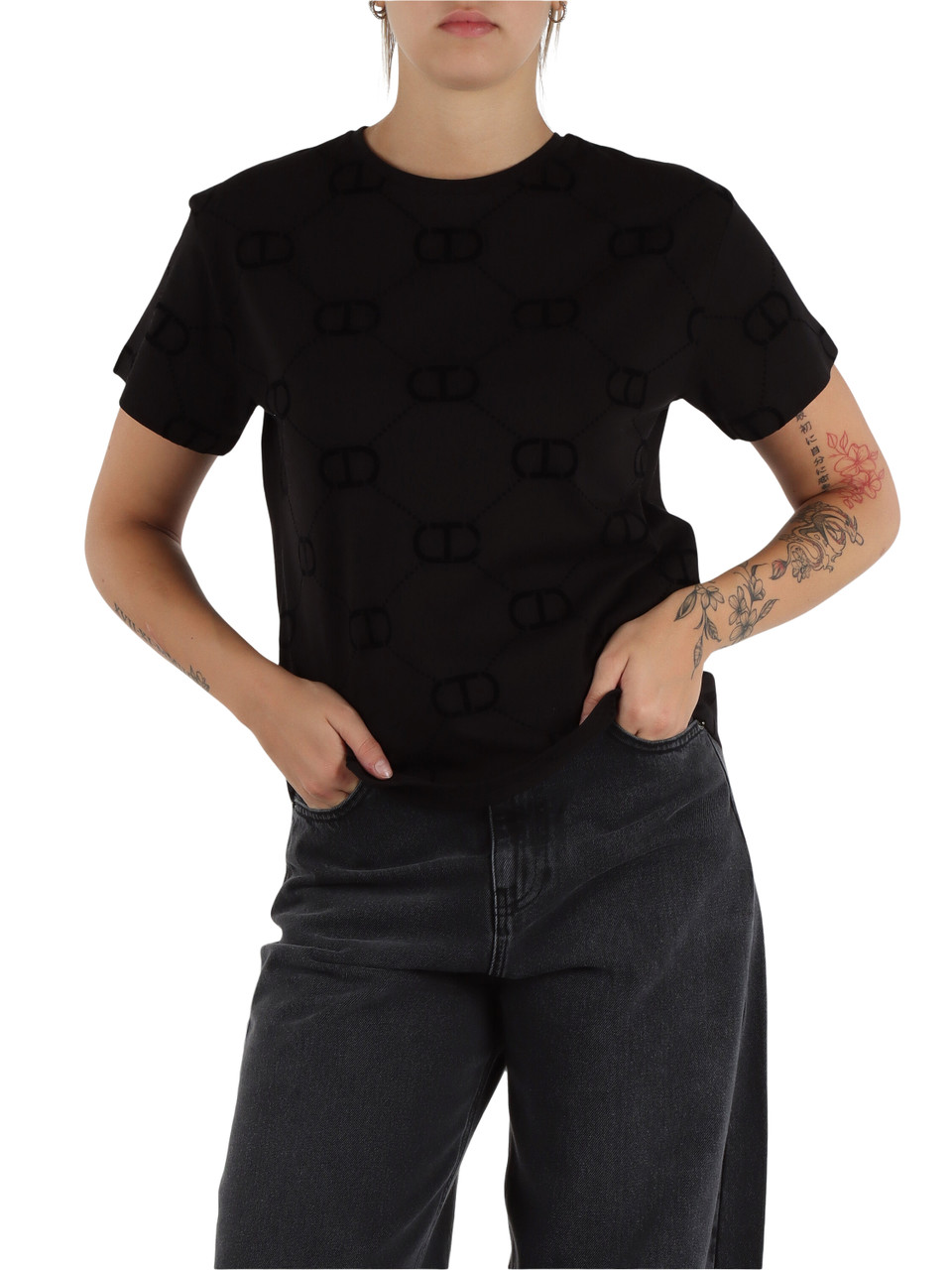 NERO | T-shirt in cotone con stampa logo all over