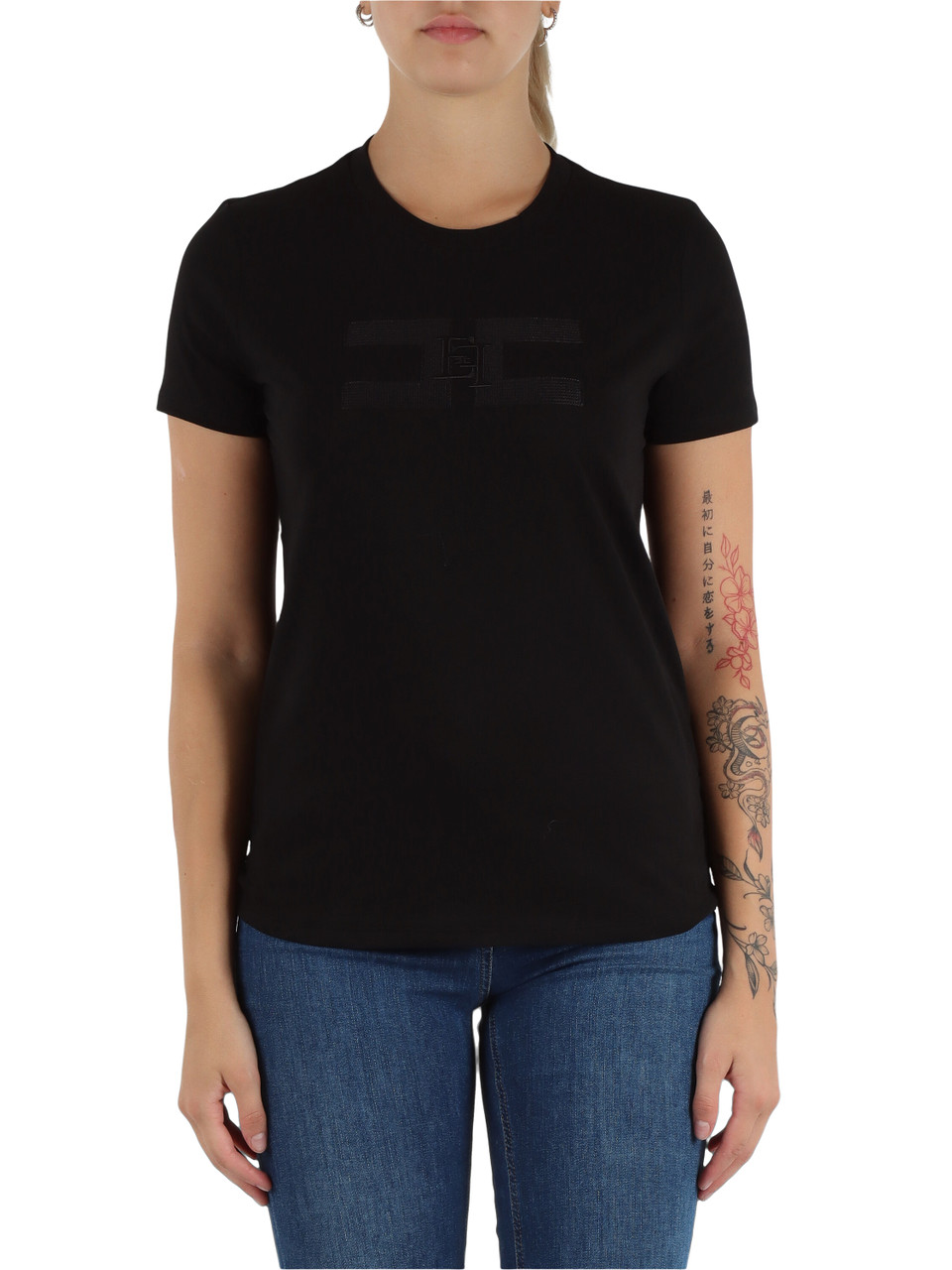 NERO | T-shirt in cotone con ricamo logo frontale